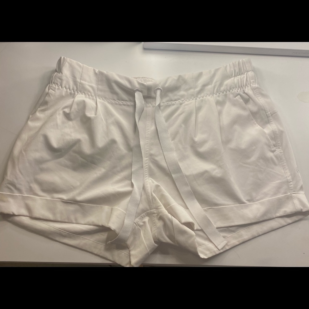 white lululemon shorts